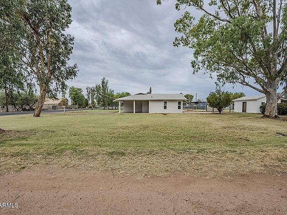 5th image of 834 E LOCKWOOD Street