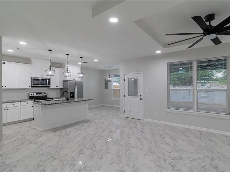 5517 N Crown Point — Photo 16