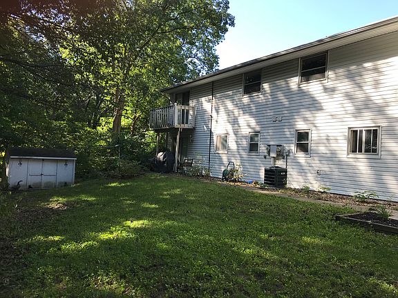 5th image of 414 416 Currant Dr