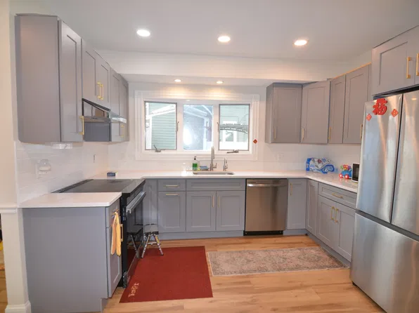 277 Whitwell St #1, Quincy, MA 02169