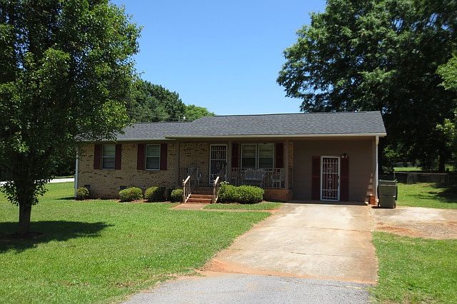 1st image of 106 Brookwood Dr