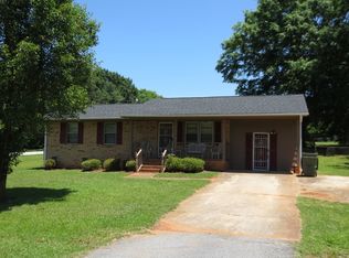 106 Brookwood Dr, Gaffney, SC 29341