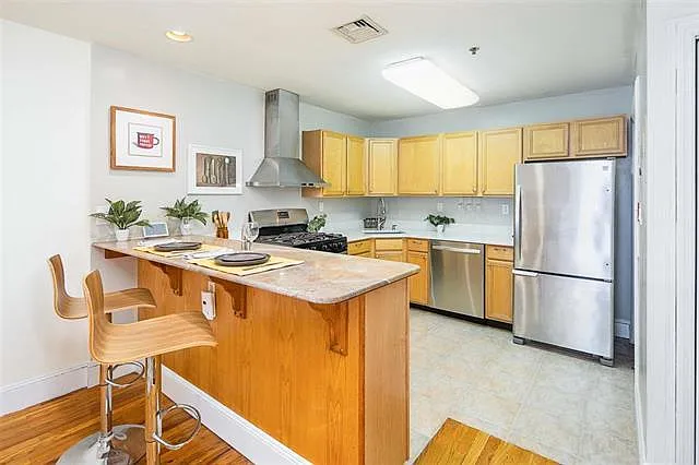 121 Willow Ave #3