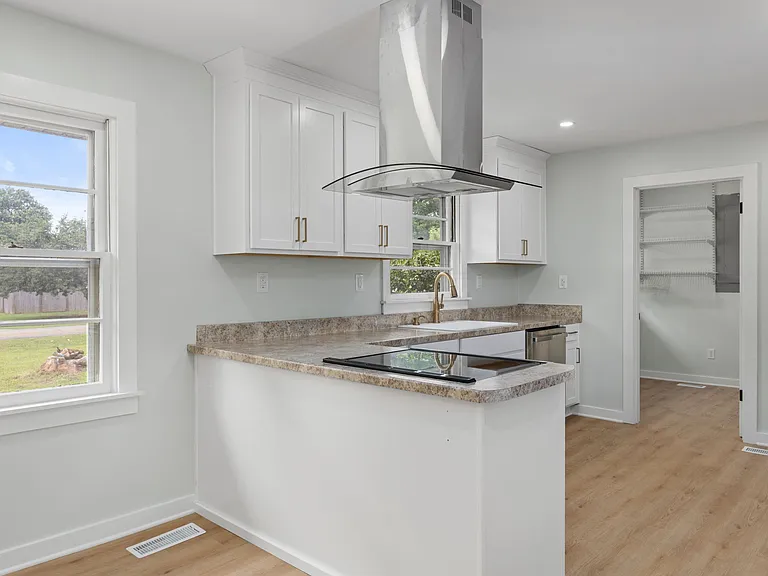 417 Edison Ave — Photo 10