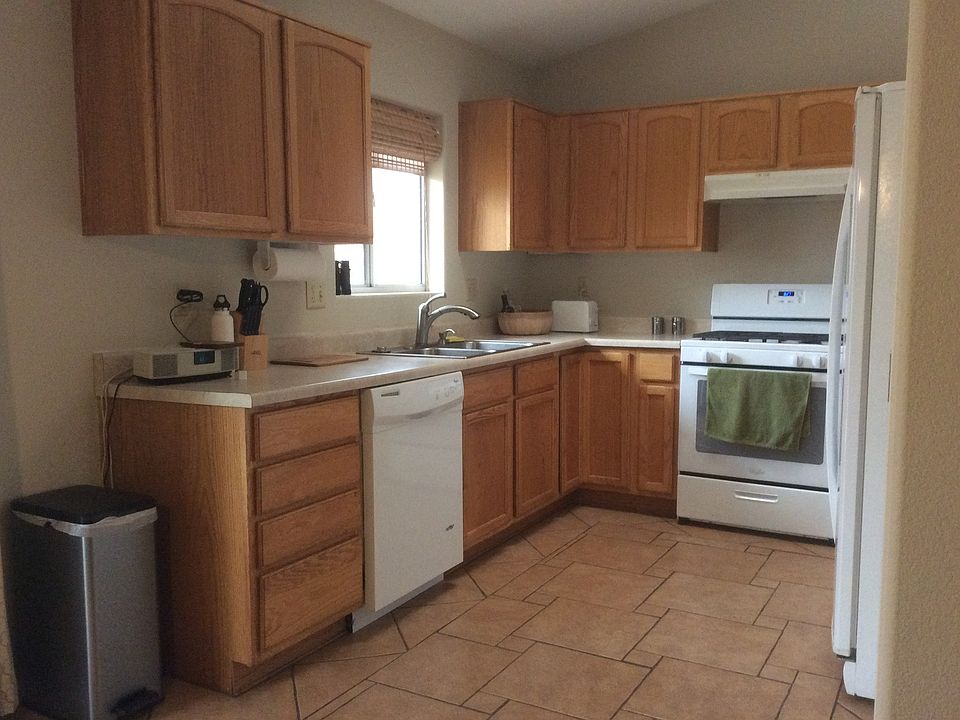 2nd image of 5560 N Roadrunner Dr