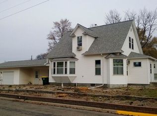 671 Maple St, Wabasso, MN 56293