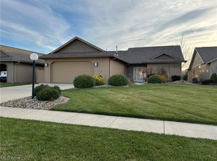 9034 Hummingbird Ln, North Ridgeville, OH 44039
