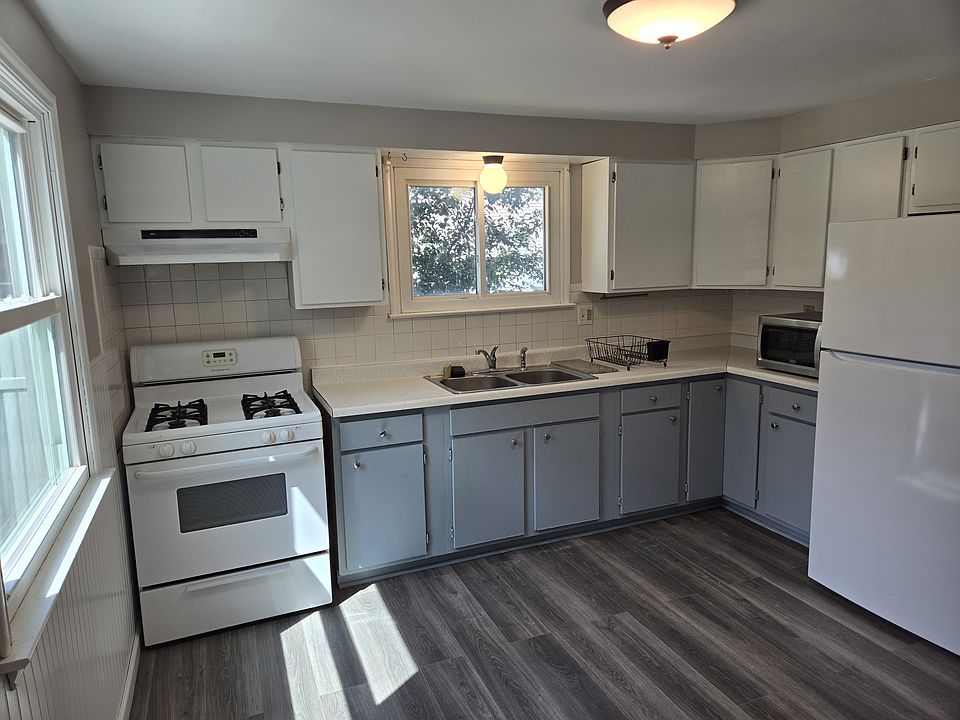 1st image of 3981 Garfield Ave #2