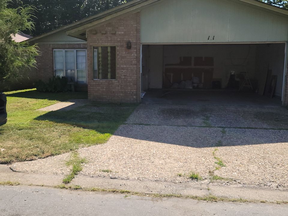 1st image of 11 Seville Dr