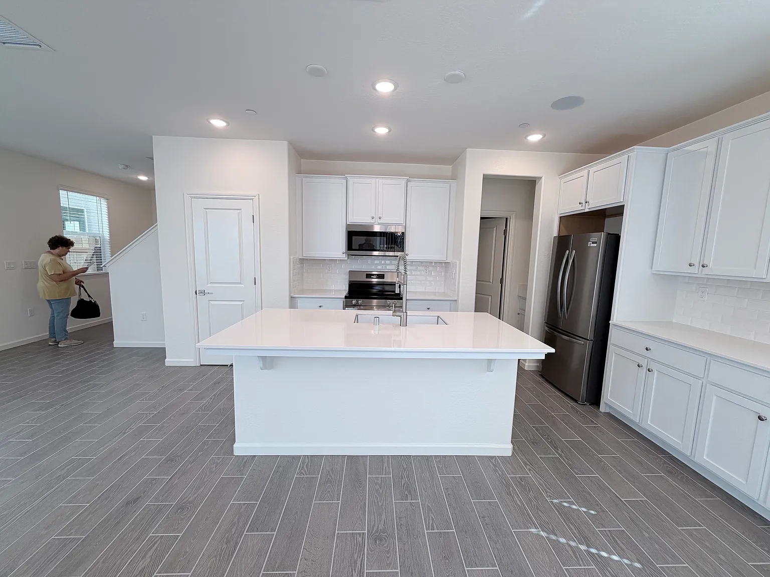 3 bed, 2.5 bath, 1651 sqft, $2,700 — Photo 2