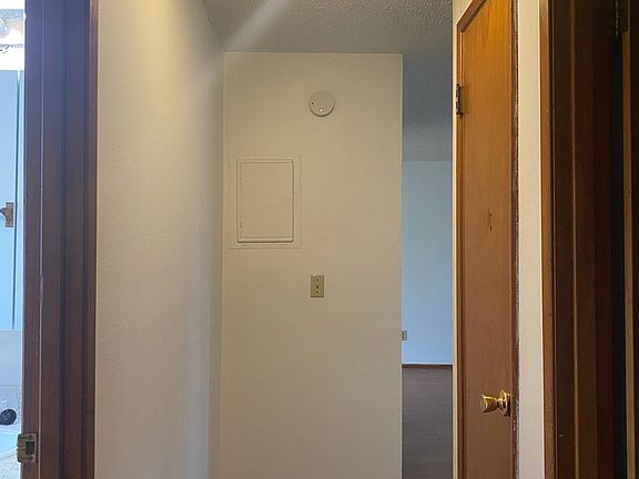5th image of 637-671 SE 190th Ave #2B-1BA-925SQFT