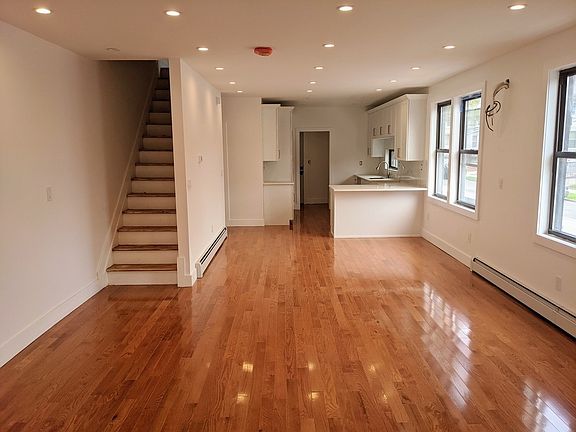5th image of 17143 108th Ave