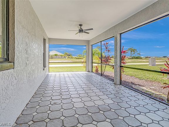 5th image of 439 NW 15th St