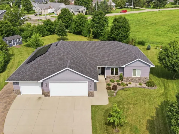1572 Gray Fox Dr NE, Owatonna, MN 55060
