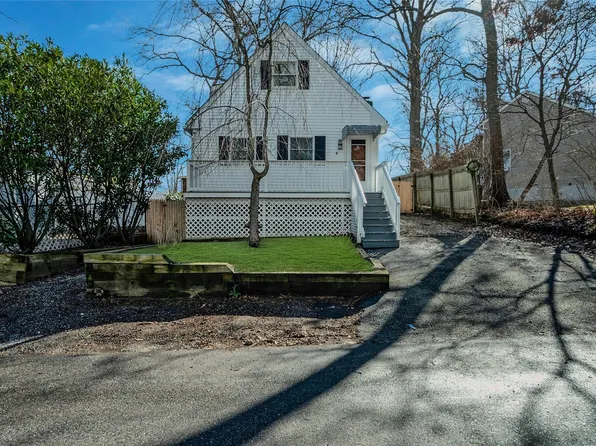 4 Mars Road, Rocky Point, NY 11778