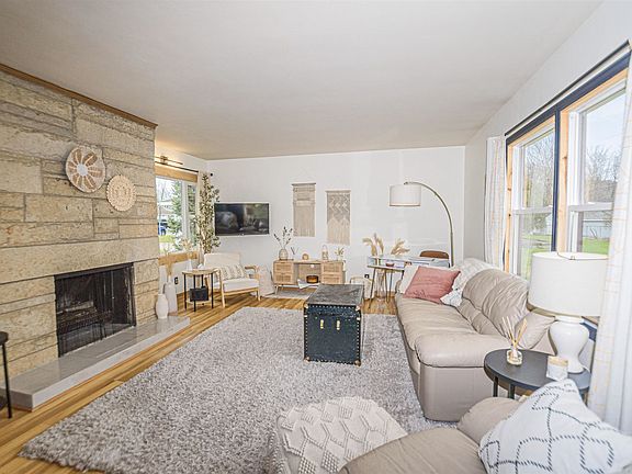 4th image of 2157 Sunrise Dr