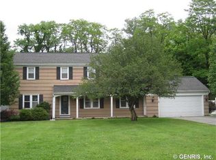 12 Blandford Ln, Fairport, NY 14450