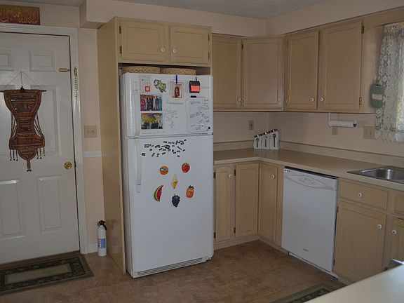 Kitchen too