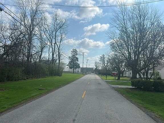 5th image of 1633 Reed Rd