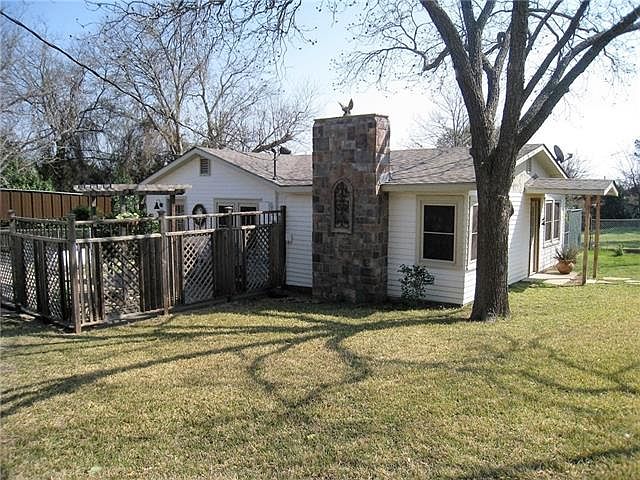 1st image of 110 Bluebonnet Dr