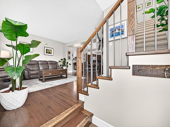 3rd image of 301 Sheridan Way