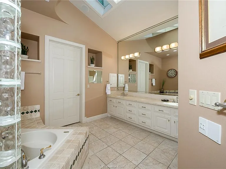 4776 Stonebriar Cir — Photo 36