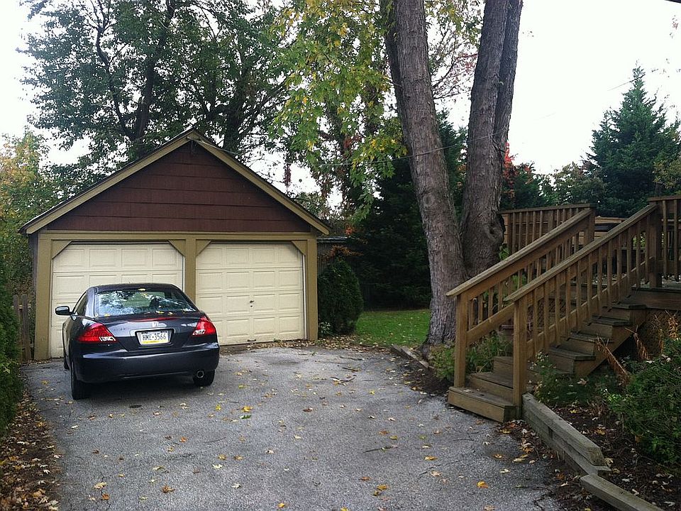 2nd image of 34 Simpson Rd