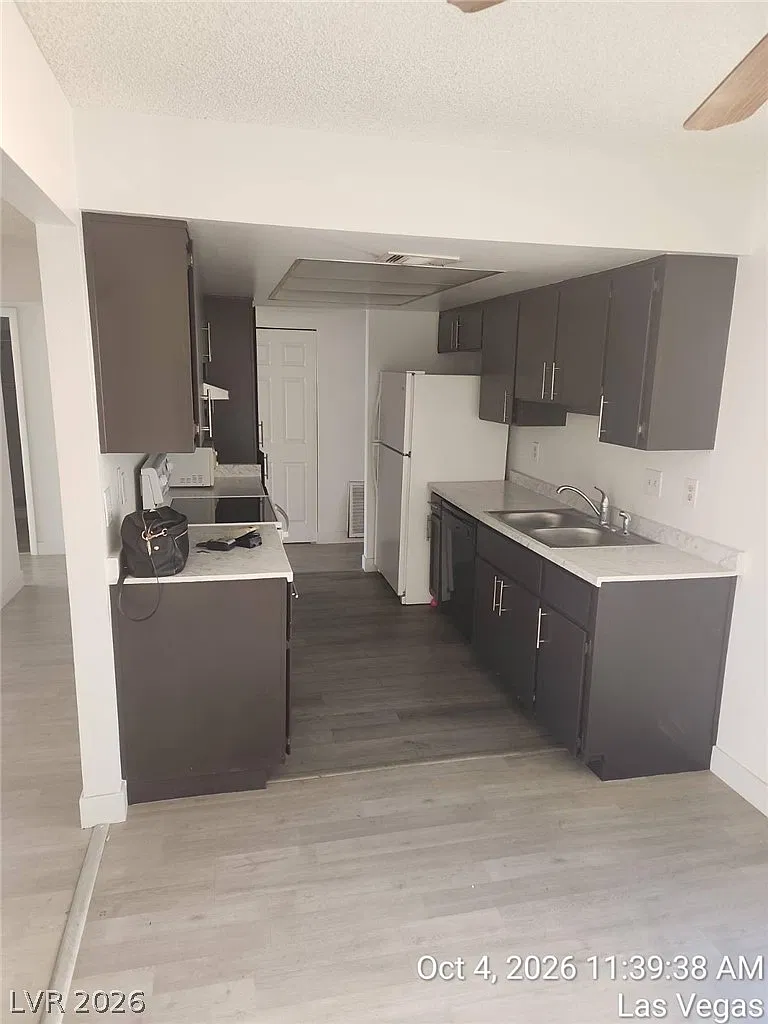 2 bed, 2.0 bath, 981 sqft, $1,500 — Photo 3