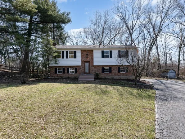 927 Blackburn Dr, Loveland, OH 45140