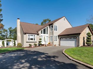 11 Moorings Cir, Ocean View, NJ 08230