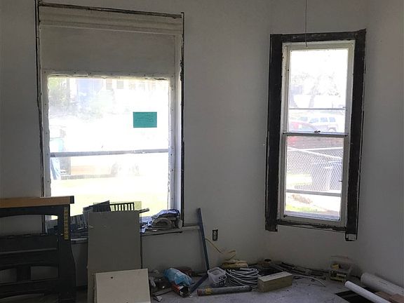 5th image of 1212 School St