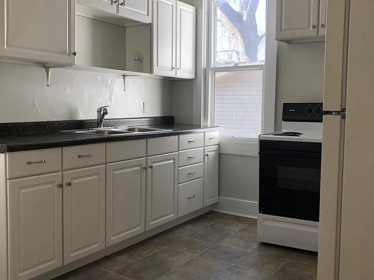 910 E Fort Wayne St — Photo 10