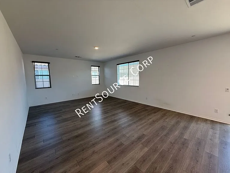 6030 W Avenue J9 — Photo 4