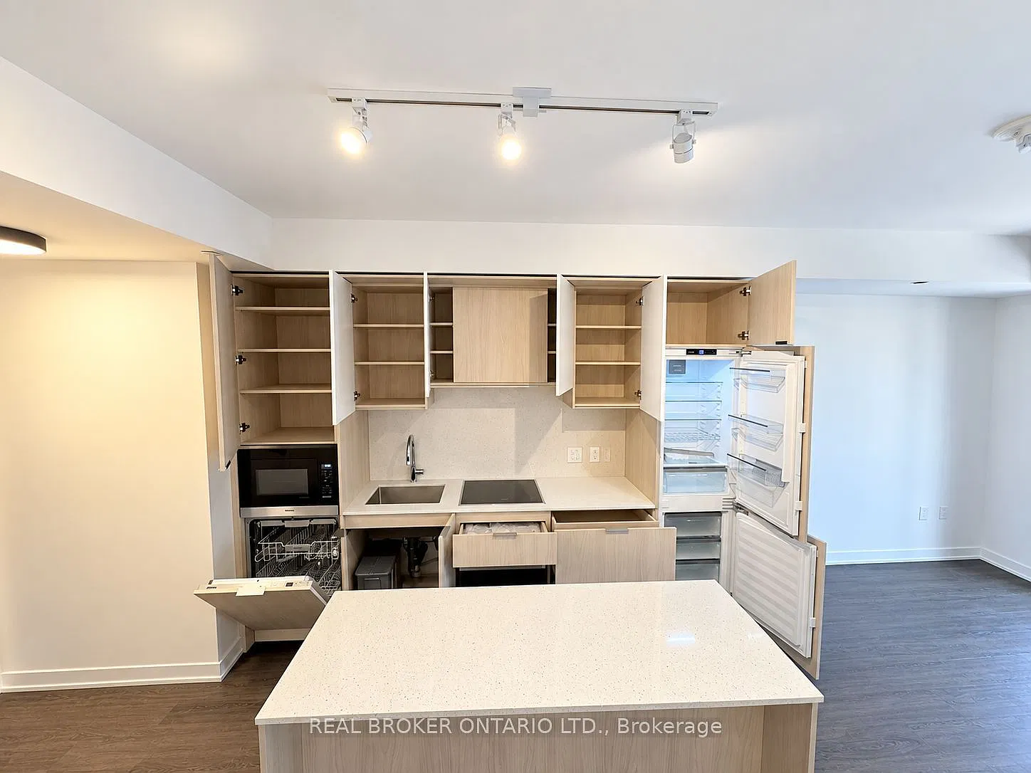 1 bed, $2,400 — Photo 4