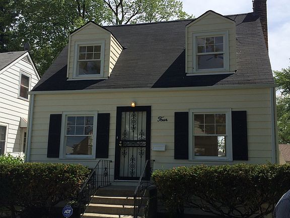 3rd image of 4 E 140th Ct