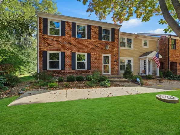 1525 Wedgefield Cir, Naperville, IL 60563