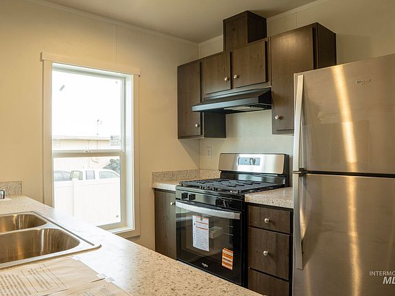 4th image of 684 SE 10th St #25
