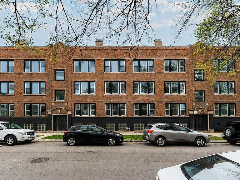 2107 N Hamlin Ave #2F — Photo 7