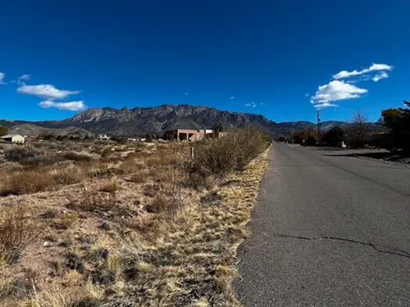 Oakland Ave NE, Albuquerque, NM 87122