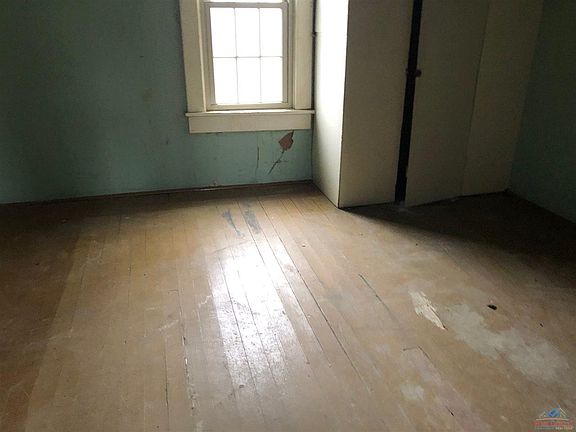 5th image of 412 N B St