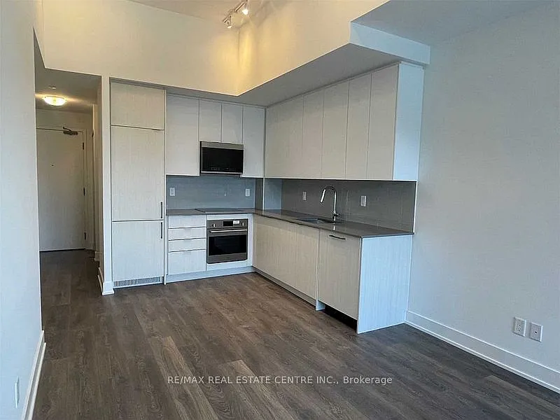 2 bed, $2,500 — Photo 3
