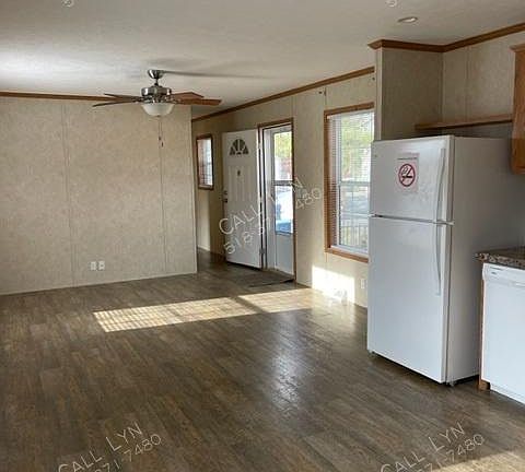3rd image of 229 Halfmoon Cir
