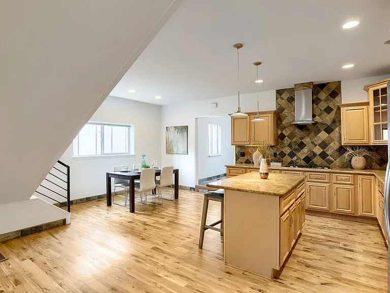 2250 N Washington St — Photo 10