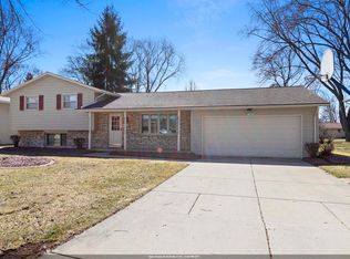 1281 Valley View Rd, Green Bay, WI