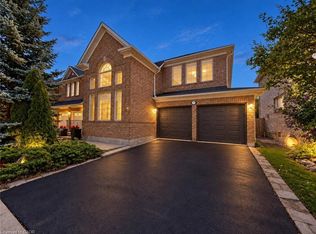 1396 Thorncrest Cres, Oakville, ON L6M 3Y9