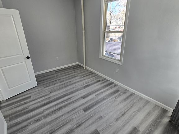 3rd image of 10 Schuyler Ave #G1