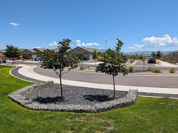 3rd image of 2732 Halfmoon Way SW