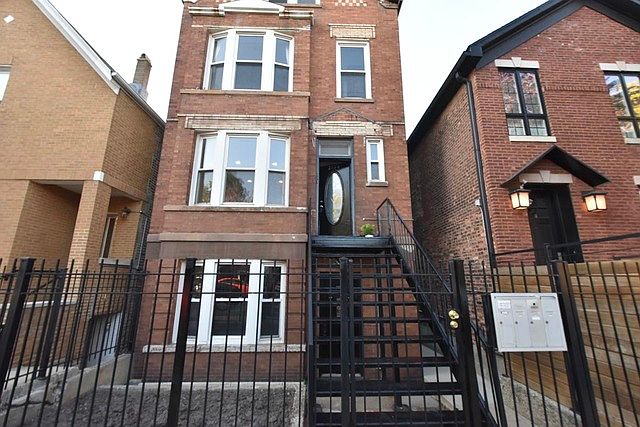 1st image of 2028 W Homer St #Garden