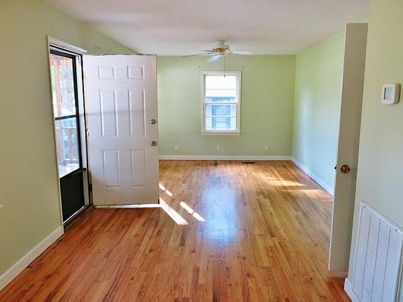 4th image of 2111 McClung Ave