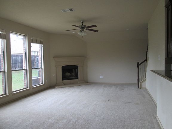 3rd image of 1205 Yorkshire Dr